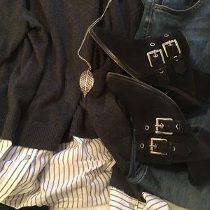 Sweater w/ pinstripe bottom top